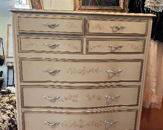 Chest of drawers