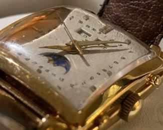 Gübelin vintage 18K Triple Date Moonphase mens watch. 