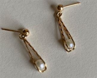 Gold and pearl cage dangle earrings 
