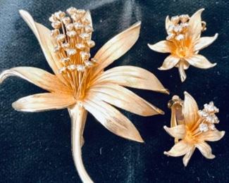 Judy Lee brooch and earring set