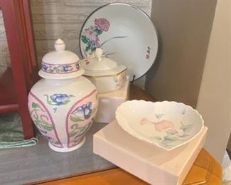 New in the box Mikasa china pieces, japanese vase/urn and plate