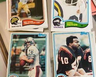 Topps 1982 football cards