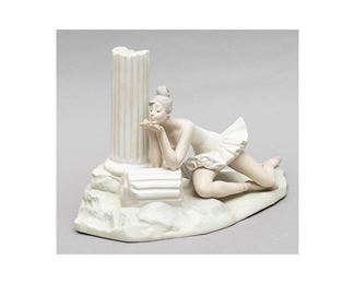 Lladro Porcelain Reclining Ballerina Figurine
