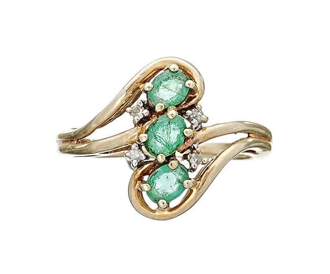 Vintage Emerald 10k Gold Ring