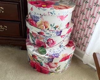 Nesting round floral hat boxes