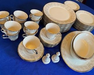 Lenox china set "Snow Lily"