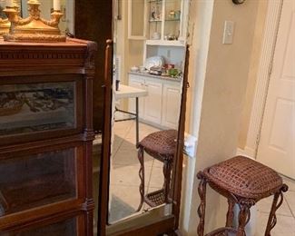 Floor standing mirror