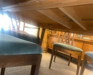 Diningroom table and chairs $625