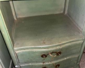 green side table $25