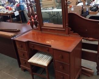 VINTAGE VANITY