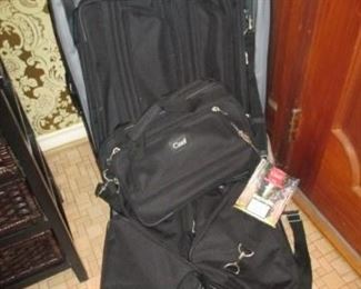 Suitcase, hanging bag, 2 smaller bags