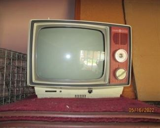 Vintage Portable TV - not sure if it works