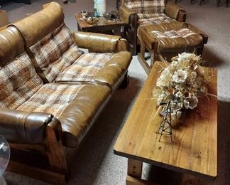 Detail, 6-piece vintage western living room set