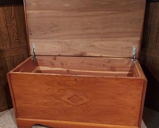 Cedar lined hop chect