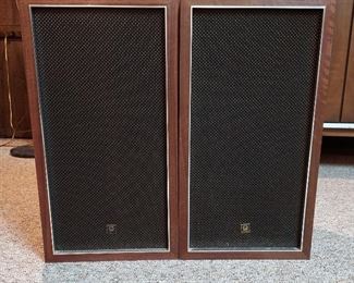 Vintage Pioneer CS-33 speakers