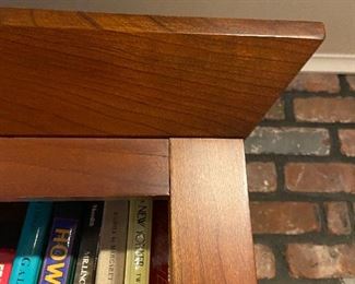 Bookshelf Corner Details