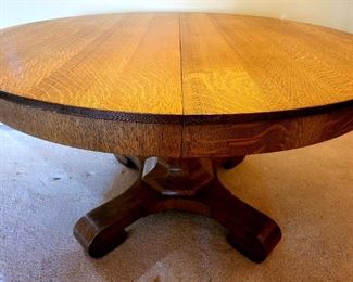Vintage Oak Dining Table with 4 leaves and full table pads $325 or bid #10