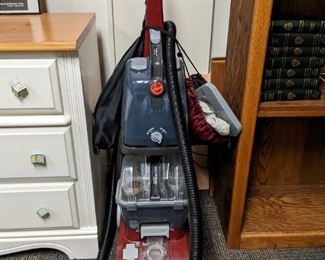 Hoover Power Scrub Deluxe Vacuum