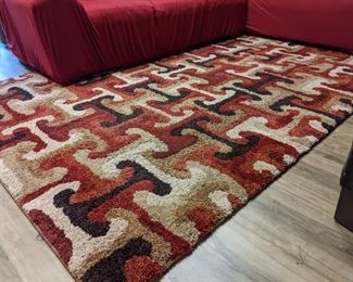 Area Rug 79" x 116"