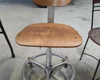 Swivel Rolling Chair