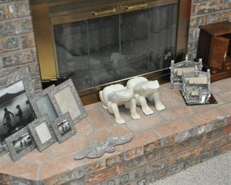 Giftware -- all new, wooden pair of frogs.