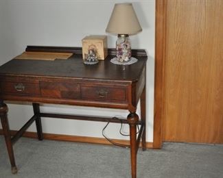 Antique desk w/2 drawers.