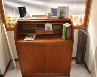 Newer rolltop desk.