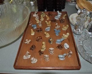 Wade figurines, 14-piece Christmas glass hostess set vintage, baking pans, Black & Decker hand mixer, Chef’s Choice diamond hone sharpener #110, Corning ware, crock pots, Cuisinart coffee grinder, Farberware pots pans, Farberware Blanc sur Blanc set of white dishes, glass vintage snack sets, Hazel Atlas, Jack LaLanne power juicer, KitchenAid food prep, Oster blender, pasta maker, Pyrex, TFal OptiGrill, The Bread Machine.