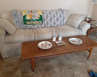 Mid century cocktail table, Broyhill sleeper sofa, very good condition
