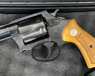 Charter Arms-Police Undercover- .32 HR Magnum