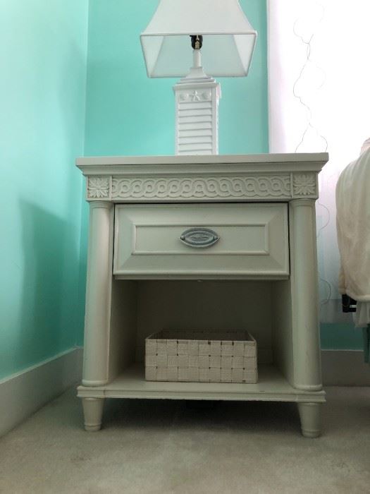 Hull Estate Sale Quality Furniture, Jewelry,... starts on 4/23/2022