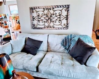 Really nice Couch and Loveset , Like new 