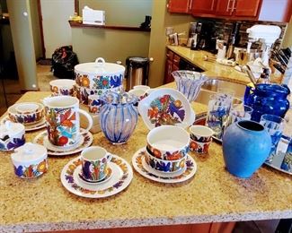 Villeroy and Boch Dish Set "Acapulco", blue pottery, iris glassware, Blue and White Swirl Art Glass