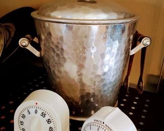 Hammered Metal Ice Bucket 