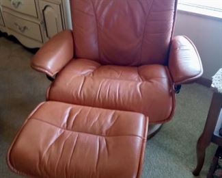 Set of 2 Leather chairs with ottomans
