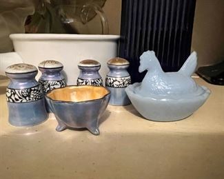 miniature  salt and pepper/sugar bowl and hen