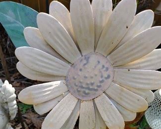 Metal Garden Flower Art 