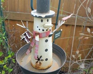 Metal Art Snowman Feeder 
