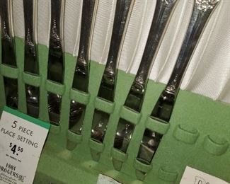 Rogers Silver Plated Silverware Set  - Plantation 