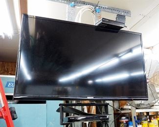 Samsung 39" Television Model UN39FH5000F, With Sony DVD Player Model DVP-SR510H, And Digital Antenna