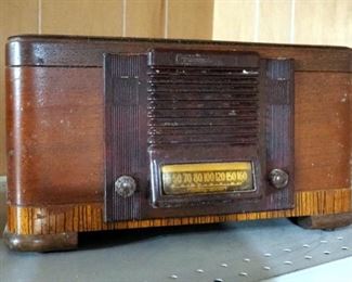 Antique Emerson Radio And Phone Core, Tube Radio And Stewar-Warner Tube Radio