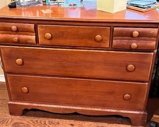Willets vintage dresser
