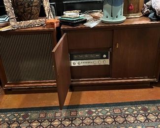 Bozack, speakers and console with Macintosh stereo 