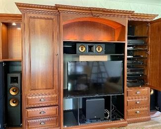 $1500 Klipsch Surround Sound Speakers Set of 6; Center Channel, Sub, 2 Floor Towers, 2 Bookshelf w/ Stands 