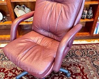 $150 Leather Office Chair Measures: 27x28x43