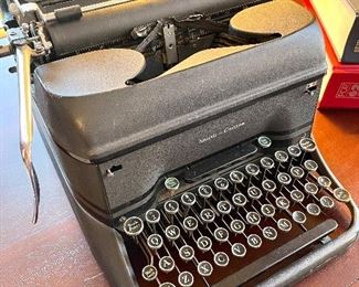 $80 Smith-Corona Super Speed Antique Typewriter 