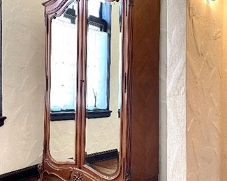 $3000 Stunning Mirrored Antique Knockdown Wardrobe, You Move, Measures: 52x19x101