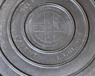 GRISWOLD ERIE Tite-Top No 9 Cast Iron Dutch Oven