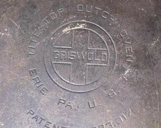 GRISWOLD ERIE Tite-Top No 9 Cast Iron Dutch Oven