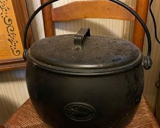 A KENRICK AND SONS 2 1/2 Gallon Cast Iron Pot / Kettle